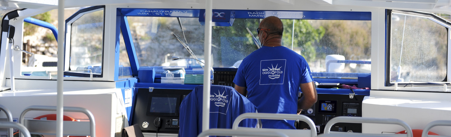 En bateau-bus à Sète