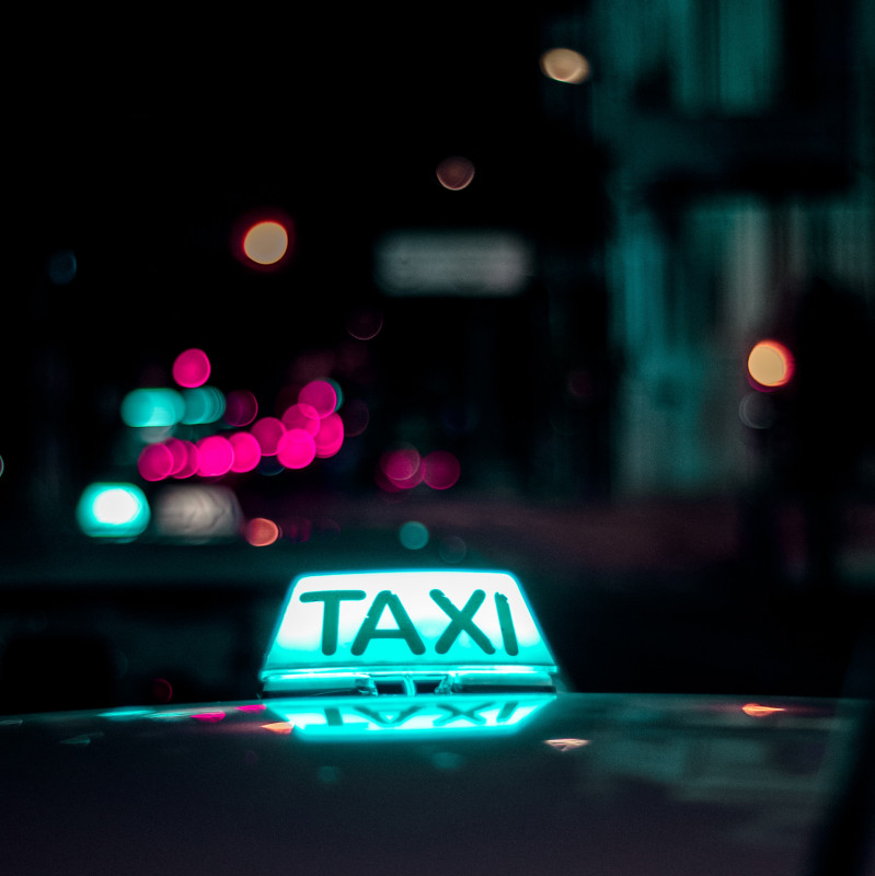 Mit dem Taxi