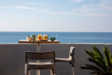 Petit-déjeuner vue mer