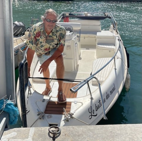 AMAI LE BATEAU DU CANAL 5