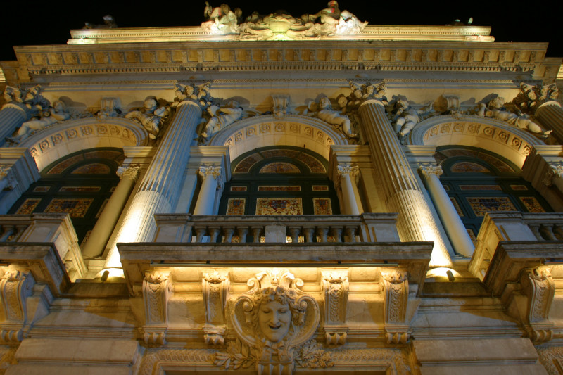 facade_theatre_moliere
