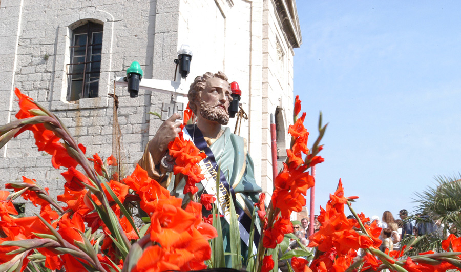 Fete-des-pecheurs-defile-de-la-Saint-Pierre  - © J.P Degas