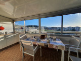 Loggia avec une vue dégagée