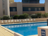 Piscine commune au sein de la résidence ouverte du 15 juin au 31 août 2021.