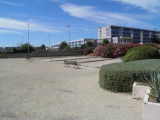 Terrain de pétanque en bas de l'appartement