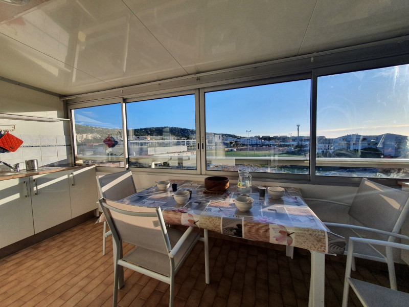 Loggia avec une vue dégagée
