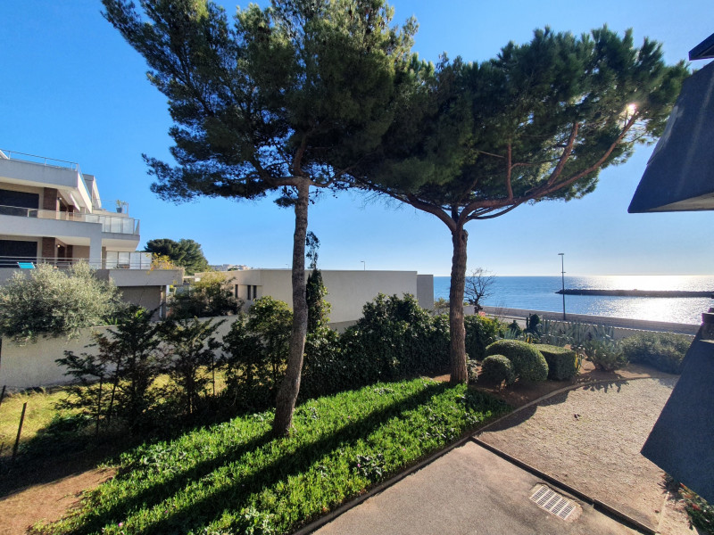 Vue de la loggia donnant sur la mer