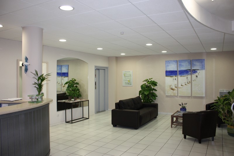 800x600-hotel-azur-sete-reception-1334-4595892