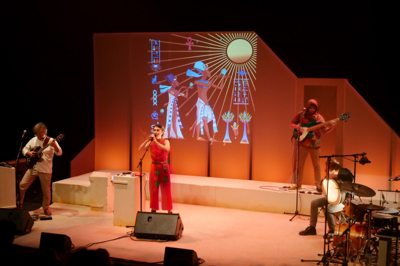Nefertiti - La Cigaliere-light.jpg