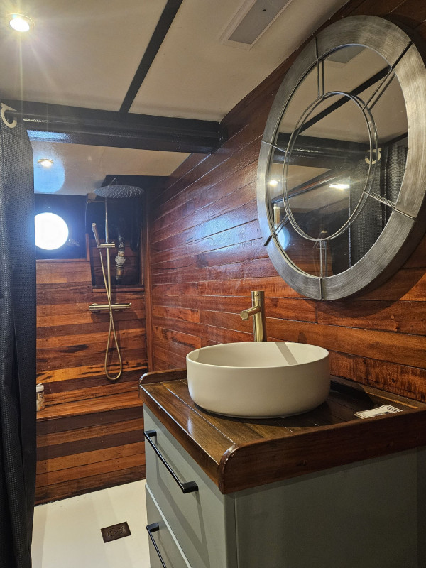 HEBERGEMENT INSOLITE SETE CHAMBRE D'HOTE VIP MONFALCONE (1)