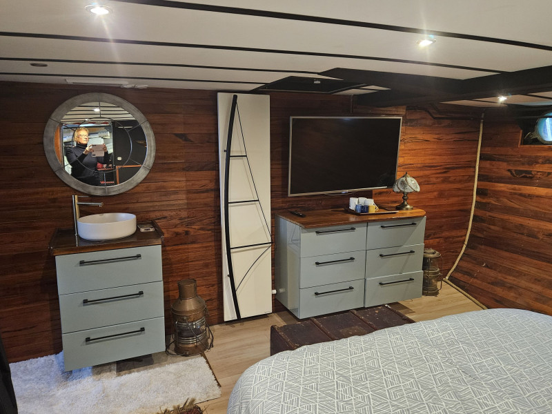 HEBERGEMENT INSOLITE SETE CHAMBRE D'HOTE VIP MONFALCONE (4)