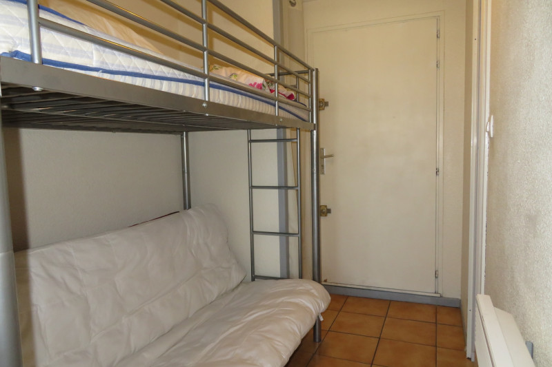 Cabine avec lit superposé