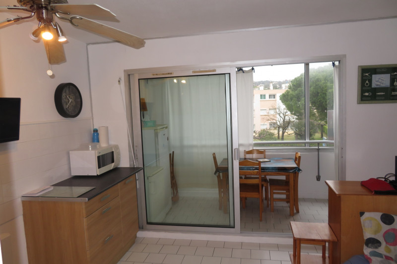 Séjour donnant sur la loggia