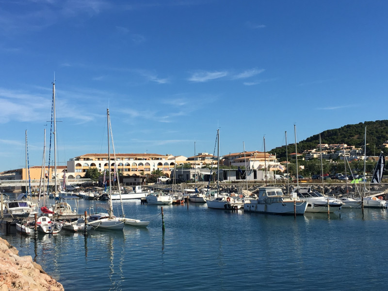 avant port des quilles / possibilité de louer un bateau avant port des quilles / possibilité de louer un bateau