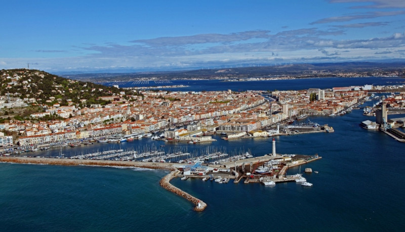 Ile singulière..... Ile singulière.....