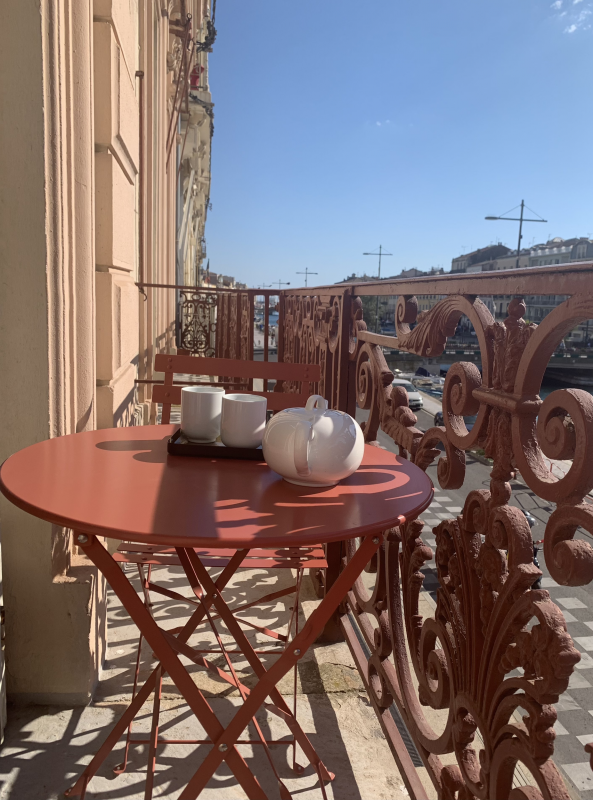 LOCATION MEUBLES SETE LE GOUT DE SETE CAMPA LAURENCE (2)