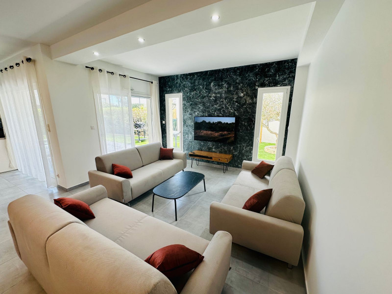 LOCATION SETE VILLA DE VINCI PAGET SYLVIE 23