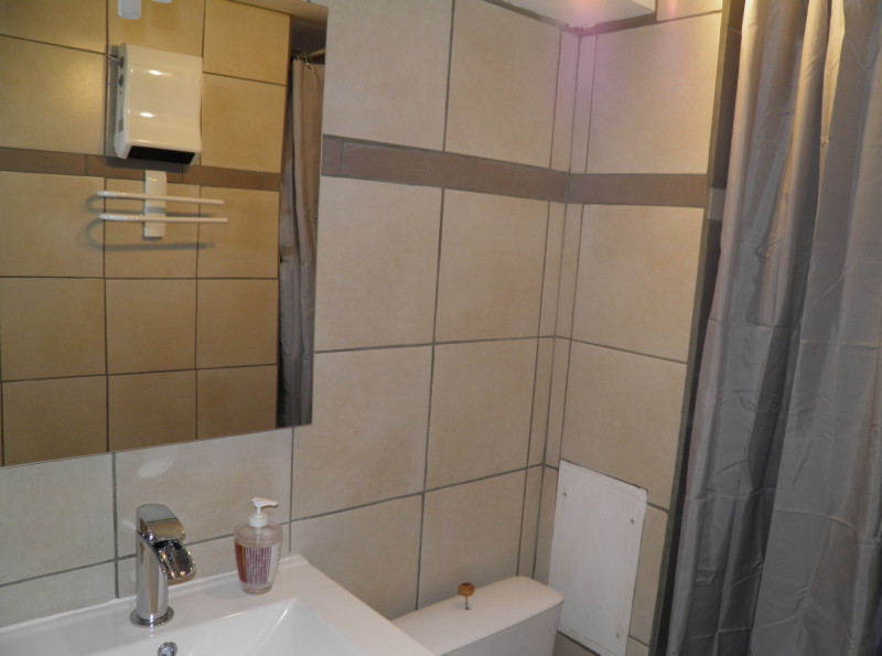 Salle d'eau 2 Salle d'eau 2