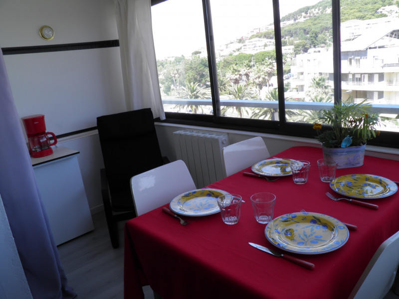 Loggia vitrée, idéal pour déjeuner en famille ou entre amis