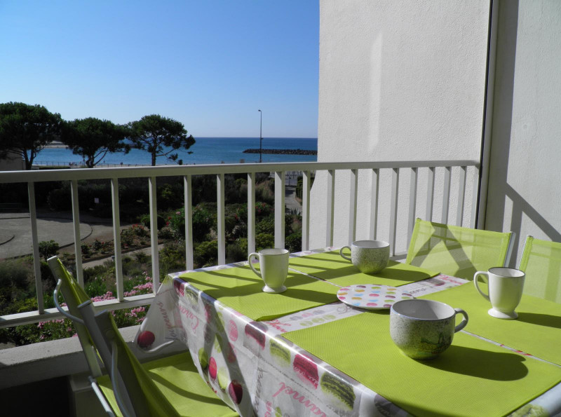 Loggia avec vue sur la mer