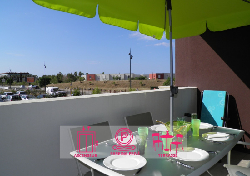 Vue de la terrasse, idéal pour déjeuner en famille ou entre amis