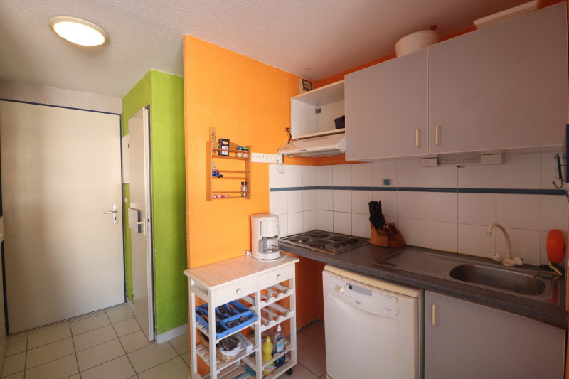 _lv_images__lot_0000000102_08_18979236