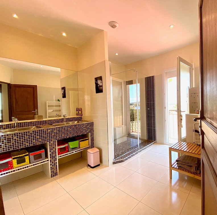 _lv_images__lot_0000000251_15_18081451 _lv_images__lot_0000000251_15_18081451