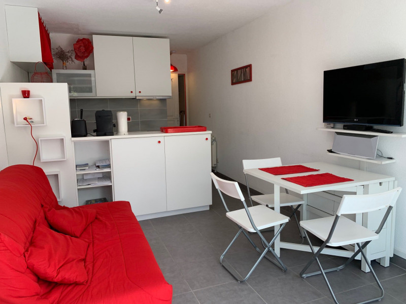 _lv_images__lot_0000000258_05_19355172