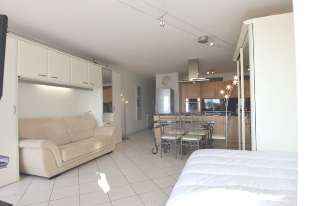 _lv_images__lot_0000000265_03_18402520