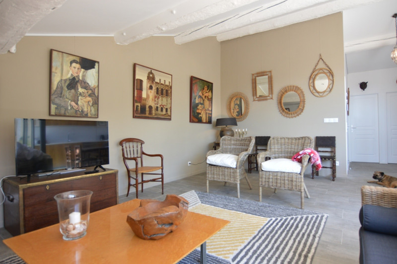 _lv_images__lot_0000000273_02_18521120