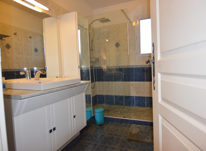 _lv_images__lot_0000000275_08_18455576