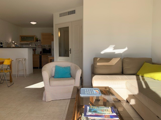 _lv_images__lot_0000000360_08_18470230