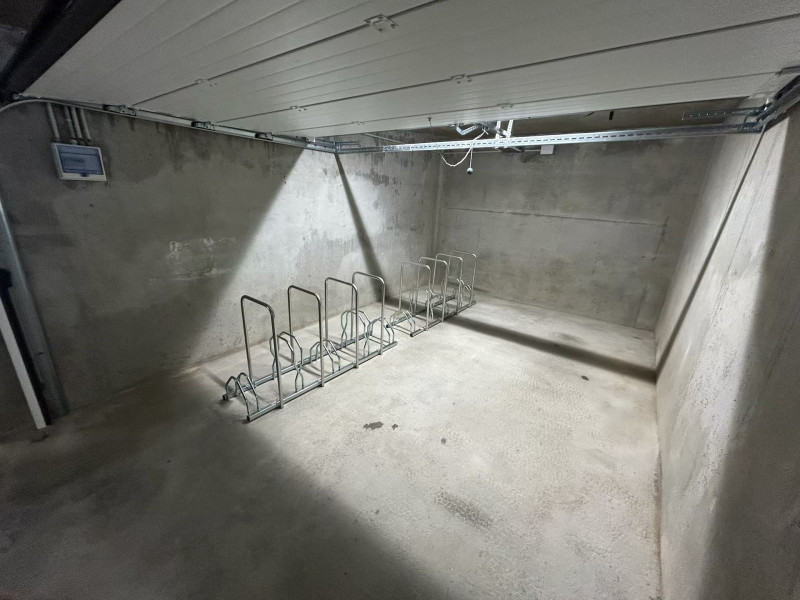 _lv_images__lot_0000000395_12_18446915