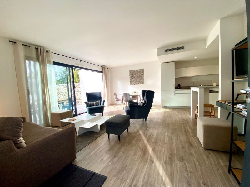 _lv_images__lot_0000000396_03_18667530