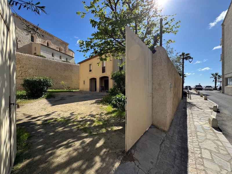 _lv_images__lot_0000000418_16_18715297