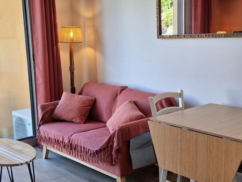 _lv_images__lot_0000000459_05_19362400