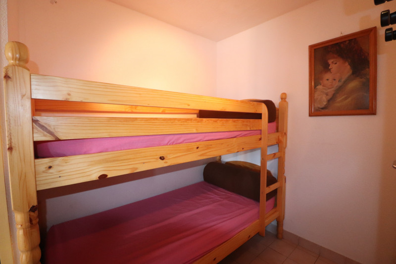 _lv_images__lot_0000001284_04_19112397