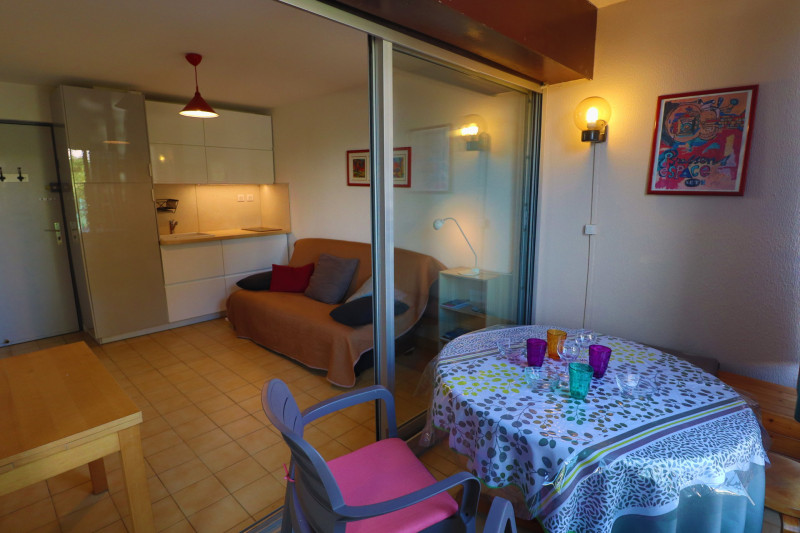 _lv_images__lot_0000002040_03_19043072 _lv_images__lot_0000002040_03_19043072