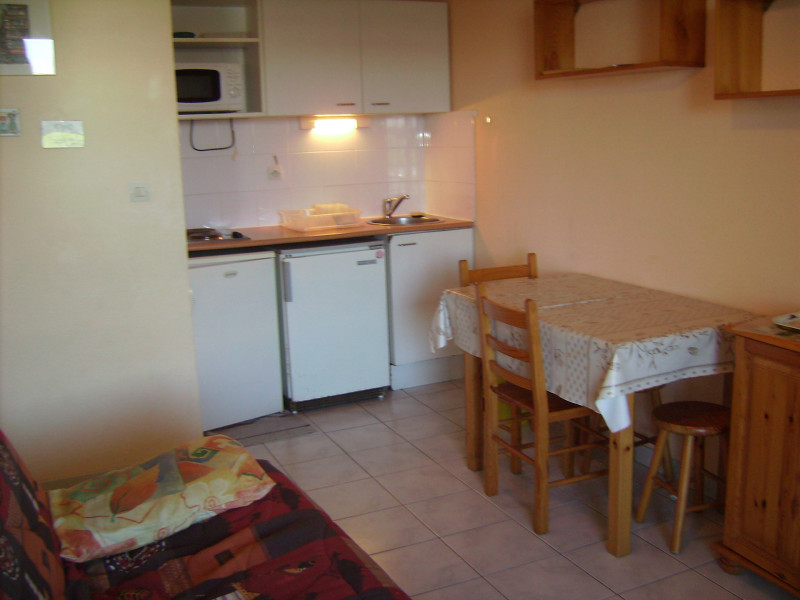 _lv_images__lot_0000002154_04_18320050