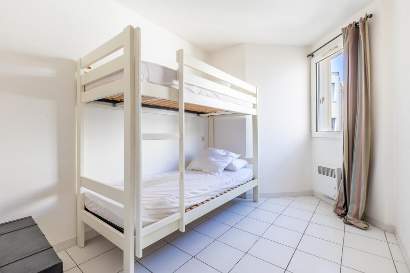 _lv_images__lot_0000002240_08_18964830