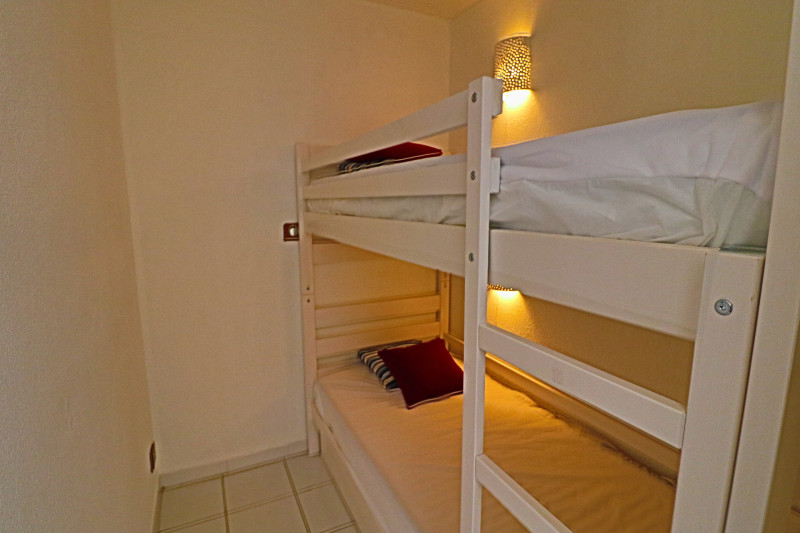 _lv_images__lot_0000002276_05_18525443