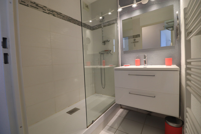 _lv_images__lot_0000002312_11_18263092