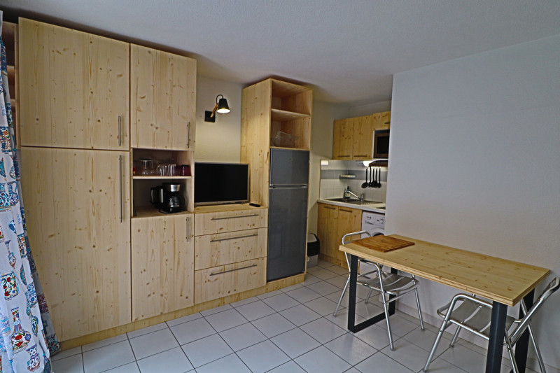 _lv_images__lot_0000002320_03_19338736