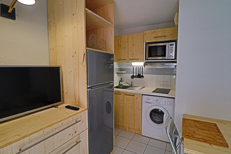 _lv_images__lot_0000002320_04_18108467