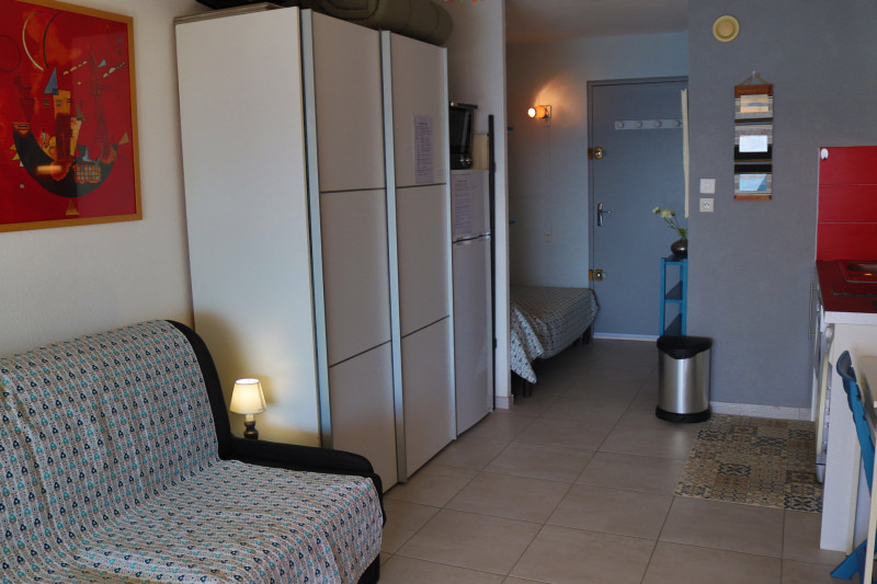 _lv_images__lot_0000002392_04_18211440