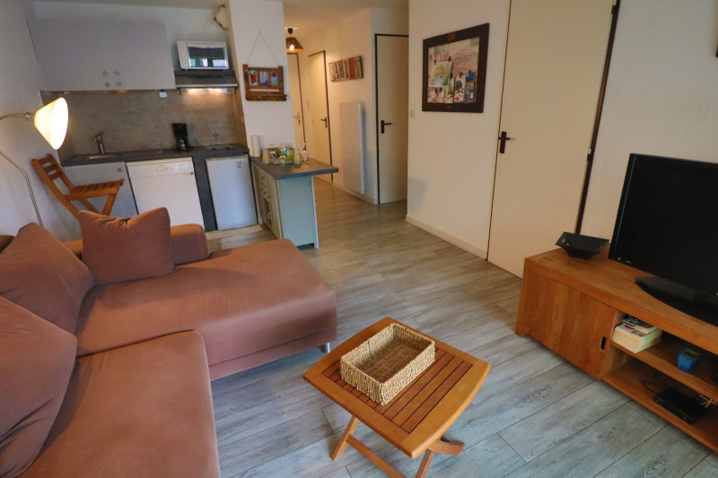 _lv_images__lot_0000002399_04_19160979