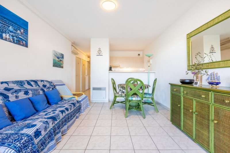 _lv_images__lot_0000002403_05_18377201 _lv_images__lot_0000002403_05_18377201