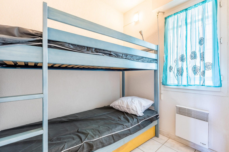 _lv_images__lot_0000002403_08_18391739 _lv_images__lot_0000002403_08_18391739