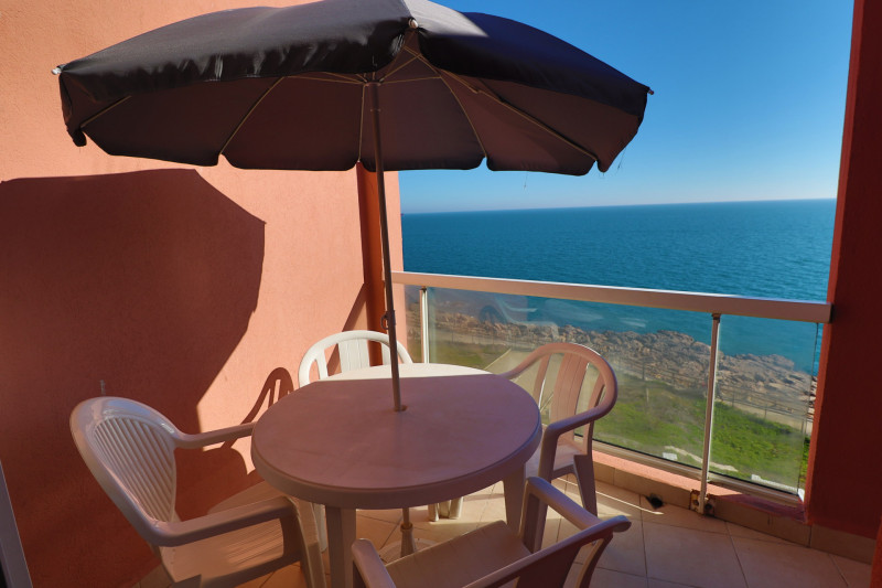 _lv_images__lot_0000002408_01_18628122