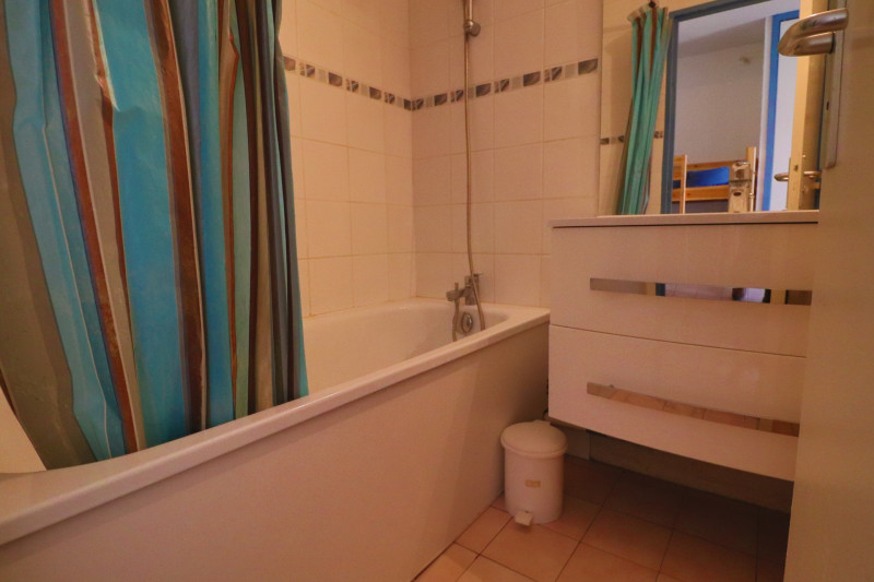 _lv_images__lot_0000002428_08_18392910 _lv_images__lot_0000002428_08_18392910